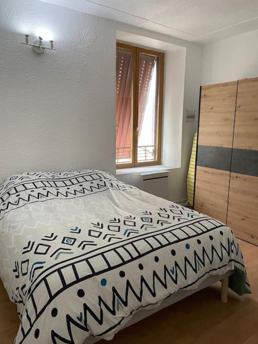 Bourbonne Les Bains, Appartement T2 Pour 2 Bourbonne-les-Bains Exterior photo